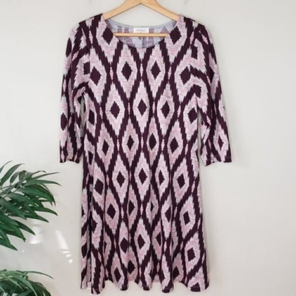 Everly | Ikat Print Dress - Picture 1 of 5
